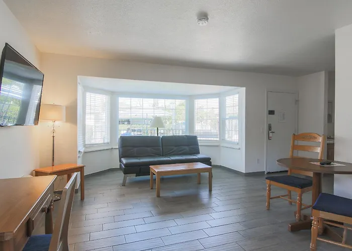 Solvang Inn & Cottages